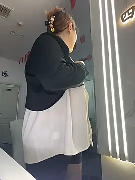 YuYu-881 - 脱一件衣服