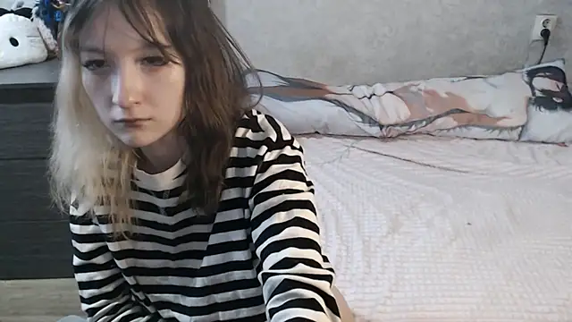Lilfain_baby - Eye contact