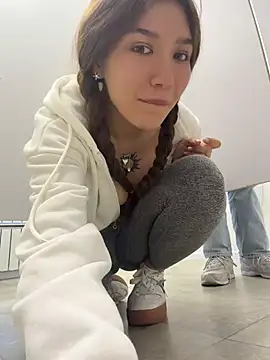 FlashTitsRoyal - SHOW TITS+DROOLING AHEGAO