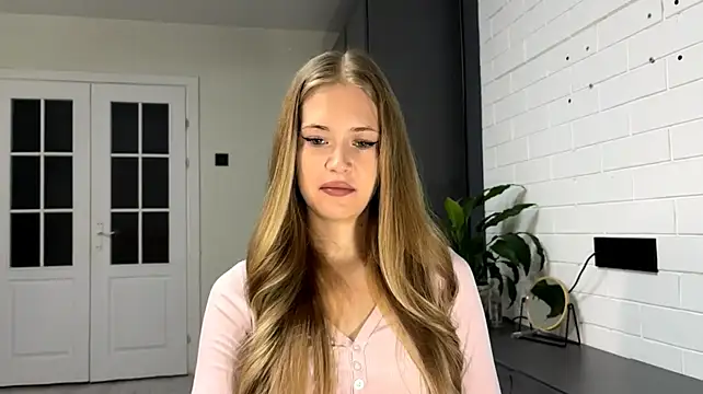 ZaidaSchwarten - sit on the cam with my ass🥰