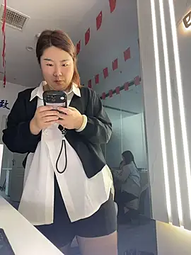 YuYu-881 - 脱一件衣服