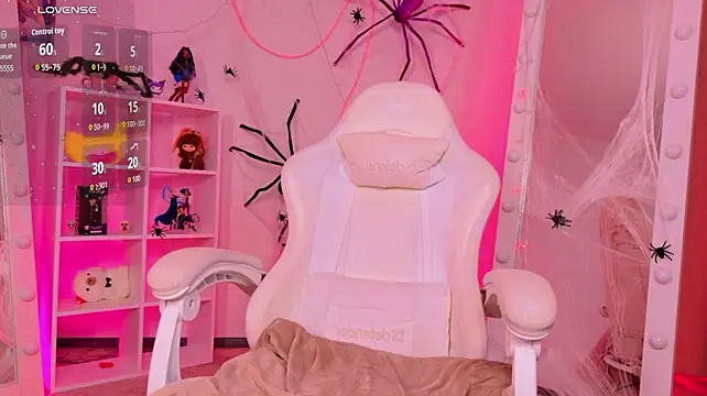 MilliBrownn - show pussy closely