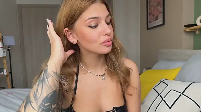 Anna_Six
