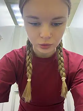 -MiaKitty - Show cute outfit + shake ass in pants🤭