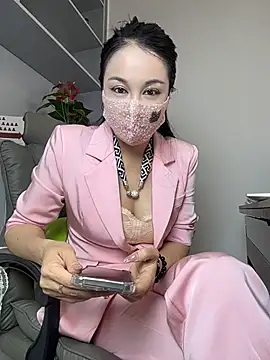 TopAlice566 - 裸露美胸1分钟
