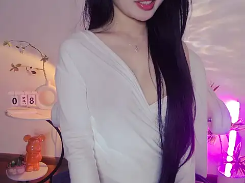 Janise_love - oil and fingers