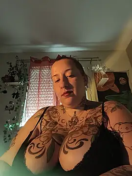 Thelittledevil388 - Voir mes seins