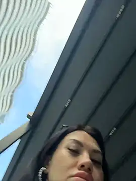 Wet__Bunny - Pinch nipples in public+last tip get 🎁