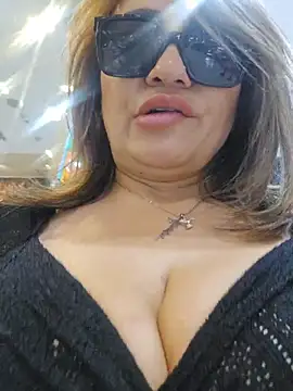 Afroditecash - Wet My Pussy ,play pussy public