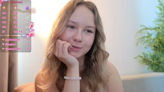 Queenneee - rub pussy