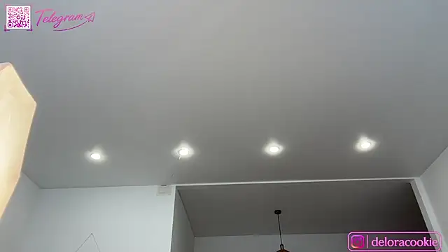 Delorathecookiee - drop my top and make nipples hard