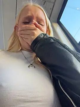 Elfi_InPublic - Pinch nipples under top in full bus