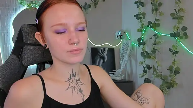 Elastikisss - blue eyes close