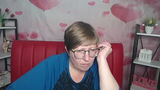 RadaChudna - Make my panties wet and let my legs trem