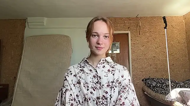 BrittanyLebowitz - close contact with the eyes