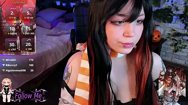 Alex_Howell - hand bra