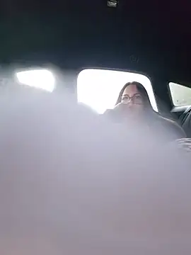 JUJUICY- - Finger pussy auf der rückbank + 2 Videos