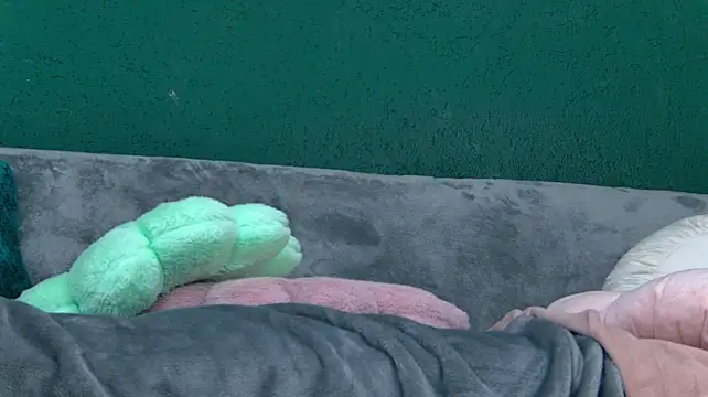 SkinnyNatty - Spread pussy
