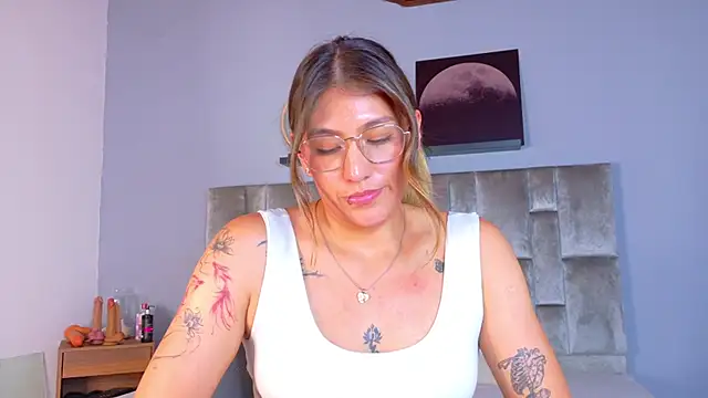 LiaaMoretti__ - GREAT CUM