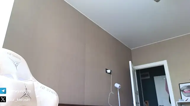 Maya_NextDoor - Sloppy Blowjob