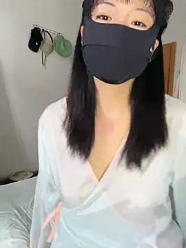 Qiuqiu-Q - 500上身裸体2分钟