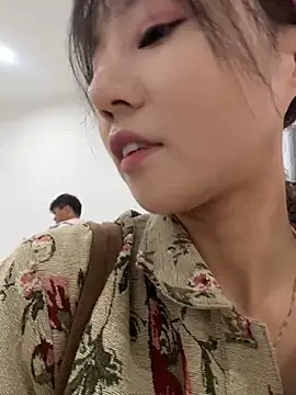 Bingbing6699 - 路边露全胸性感揉胸