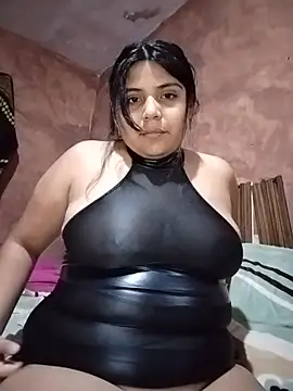 ESMERALDA1331 - Me masturbo asta terminar