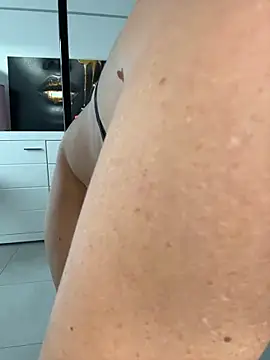 SpicyKylieFoxx - you can Choose 1x