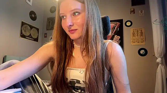 EllyCerry - Send a Hot Photo in PM