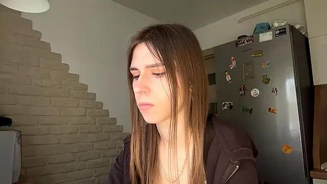 ZaraGuyette - touch shoulder