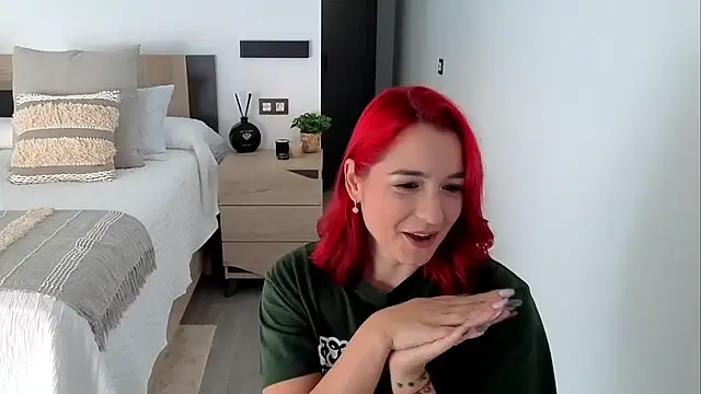 Morninglorytv - enseño los dos piercing