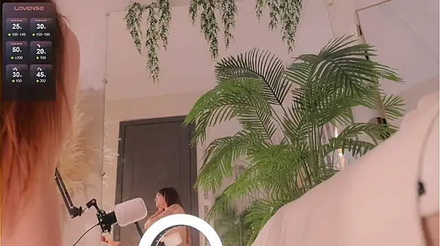 Annaa_Banana - 2 fingers in the ass