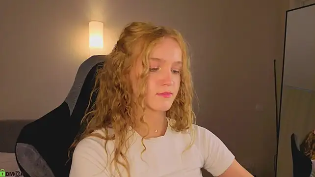 Sue_dream - suck your finger