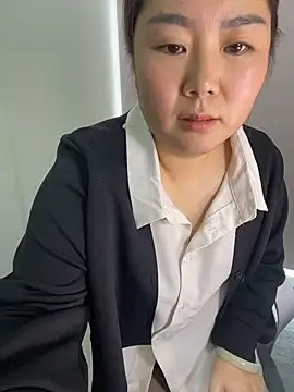 YuYu-881 - 脱一件衣服