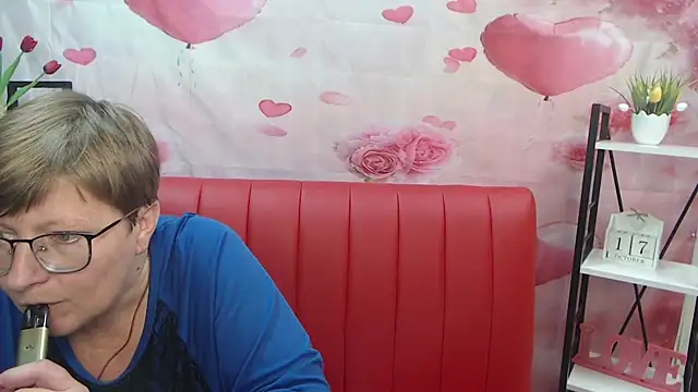 RadaChudna - Make my panties wet and let my legs trem