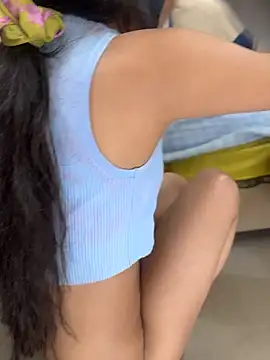 Cutenikkibaby - 3 finger in ass