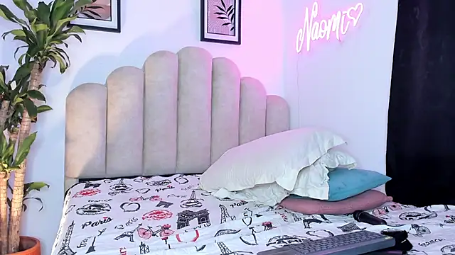 Naomi_Asasha - suck a dildo