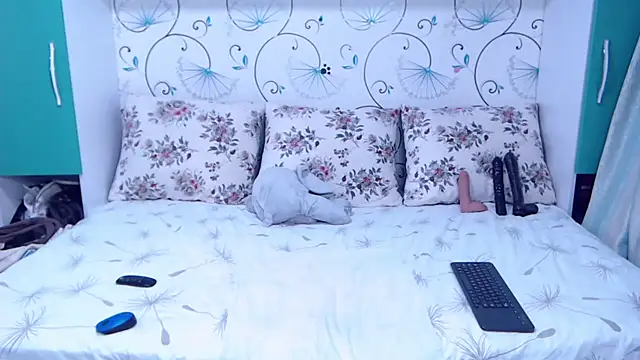 Demiemorre - Pleasure my clit with 44/77/88/99💦💦💦