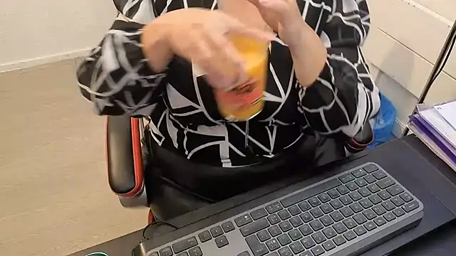 Sofiatwork - TWERK + GIFT LAST TIP