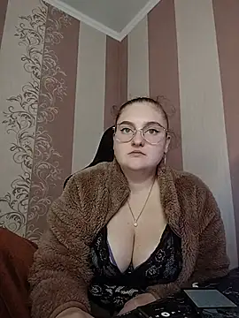 AnabelWhiteX - Flash breasts in bra