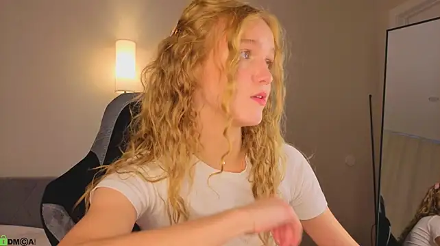 Sue_dream - booty tease
