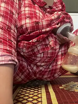 Emy-19 - milk tits