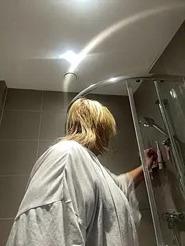 MoistCurveyChanel