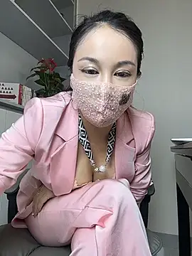 TopAlice566 - 裸露美胸1分钟