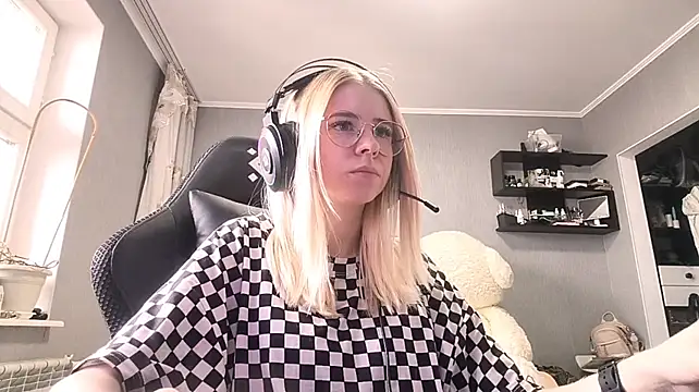 PlumyPrance - Stroke my hair<3