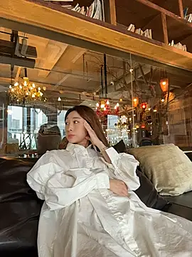 Mmajb - 手机放进衣服看看内衣