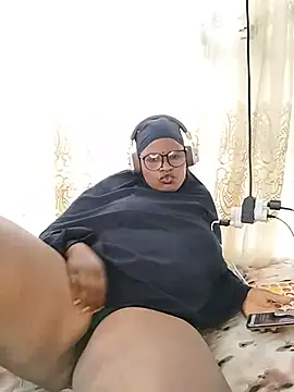 JuicyHoney_01 - Erotic dance