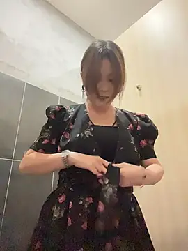 Lola666999 - 户外茶楼玩刺激，完成任务手指抽插出水