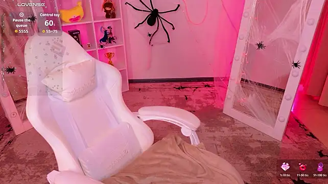 MilliBrownn - show pussy closely