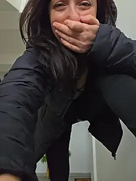Risky_woman - FRONT STRANGERS NAKED SQUIRT win whatsp